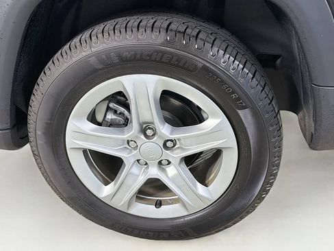 Used 2024 Jeep Compass Latitude AWD/4WD image 32