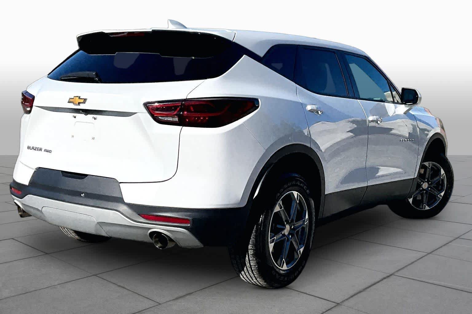 Used 2025 Chevrolet Blazer LT AWD/4WD image 13