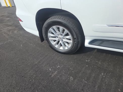 Used 2019 Lexus GX 460 Premium AWD/4WD image 16