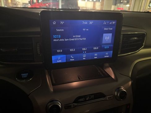 Used 2024 Ford Explorer XLT w/ Equipment Group 202A image 21