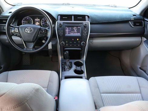 Used 2016 Toyota Camry LE image 11