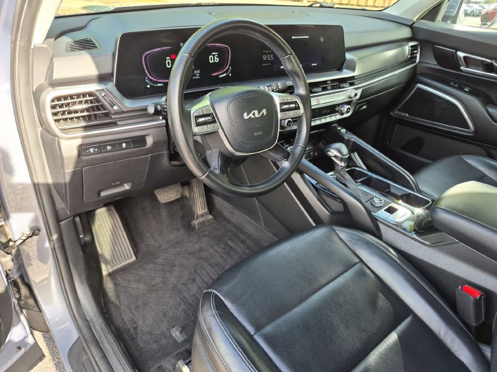 Used 2023 Kia Telluride S FWD image 12