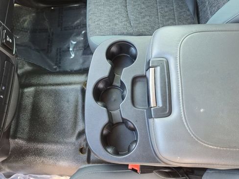 Used 2019 RAM 1500 4x4 Crew Cab Classic image 23