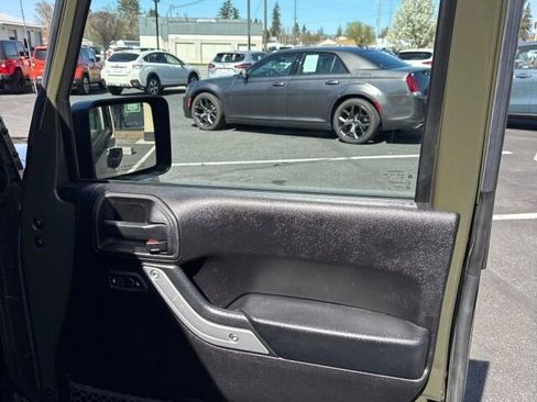 Used 2016 Jeep Wrangler Unlimited Rubicon w/ Dual Top Group image 17