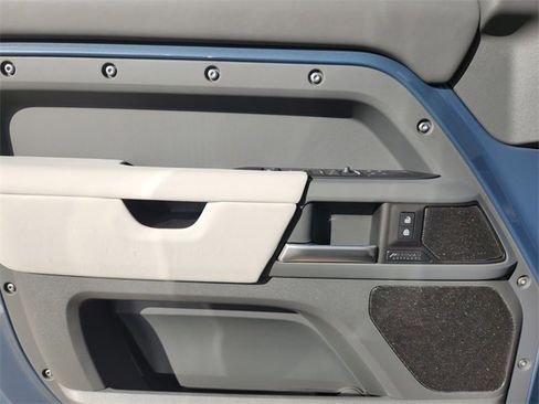 New 2026 Land Rover Defender 110 X-Dynamic SE image 16