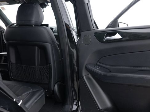 Used 2019 Mercedes-Benz GLE 400 4MATIC image 30