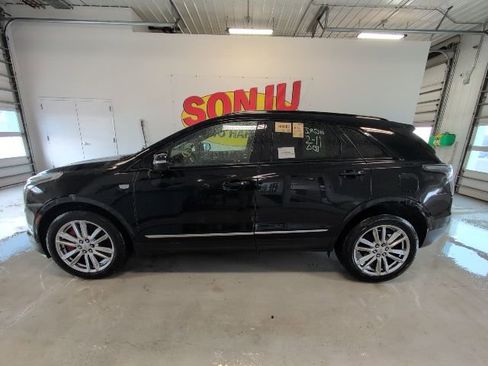 Used 2023 Cadillac XT5 Sportv w/ Technology Package image 2