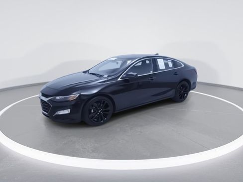 Used 2023 Chevrolet Malibu LT w/ Midnight Edition image 5