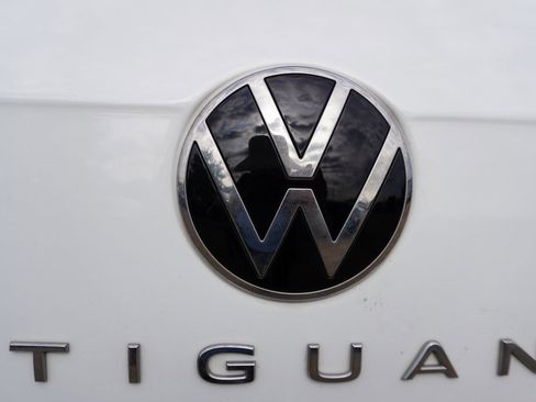 Used 2024 Volkswagen Tiguan Wolfsburg Edition image 29