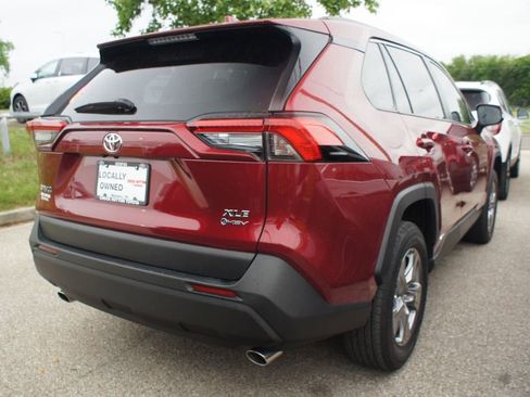 Used 2025 Toyota RAV4 XLE w/ Convenience Package image 4