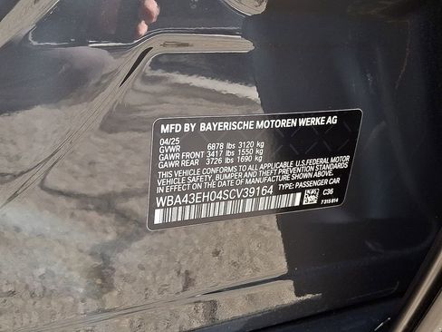 Certified 2025 BMW 750e xDrive w/ Executive Package image 28