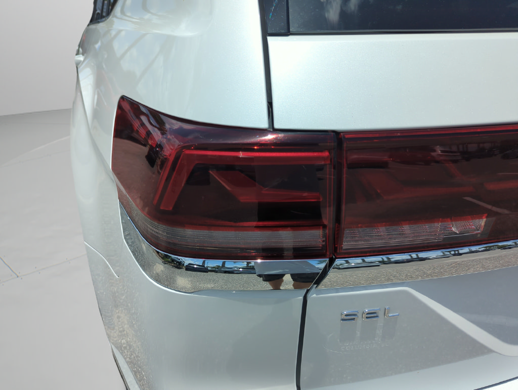 Certified 2026 Volkswagen Atlas SEL Premium R-Line AWD/4WD image 18