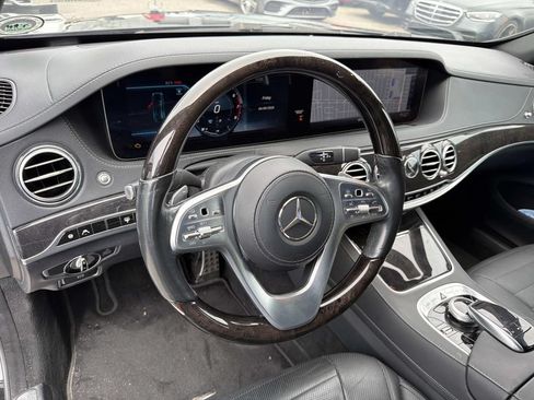 Used 2019 Mercedes-Benz S 560 Sedan image 18