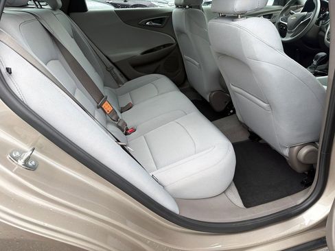 Used 2022 Chevrolet Malibu LS FWD image 15
