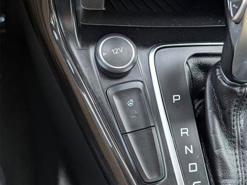 Certified 2017 Ford Focus Titanium w/ Titanium Technology Package image 28