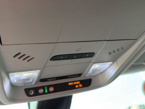Used 2021 Chevrolet Blazer LT FWD image 28