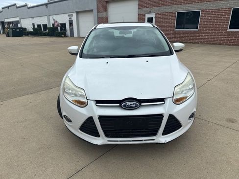 Used 2012 Ford Focus SEL FWD image 2
