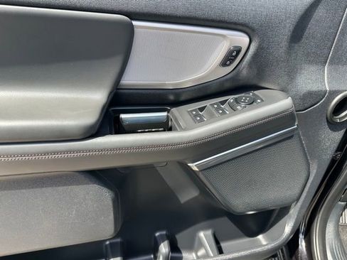 Used 2025 Ford Expedition Active AWD/4WD image 24