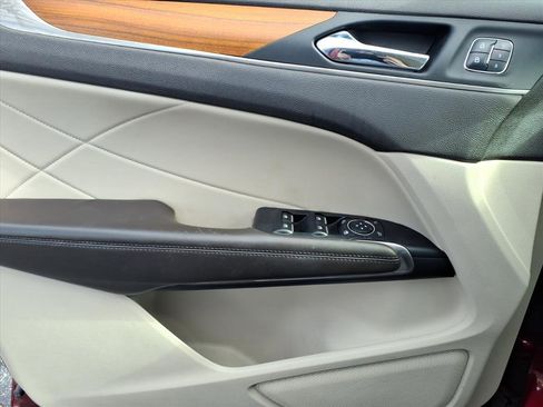 Used 2017 Lincoln MKC Select w/ Lincoln MKC Climate Package image 23