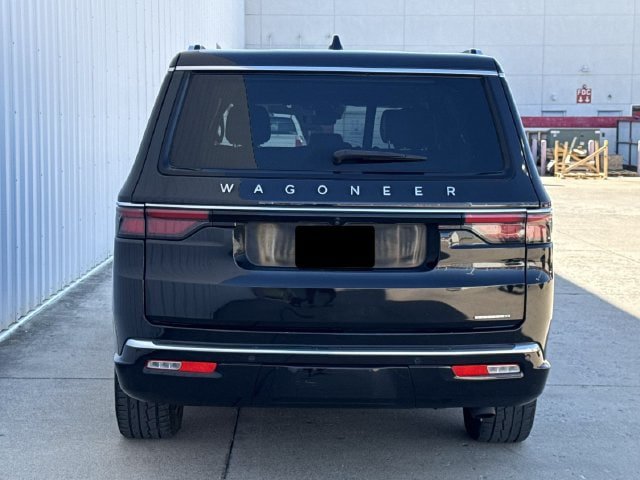 Used 2024 Jeep Wagoneer L Series II w/ Flexible Seating Group RWD image 5