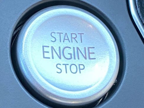 Certified 2023 Volkswagen Atlas Cross Sport SE w/ Panoramic Sunroof Package image 18