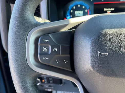 New 2025 Ford Bronco Base image 17