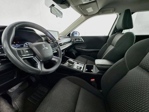 Used 2022 Mitsubishi Outlander ES FWD image 20