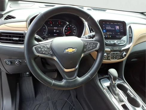 Used 2023 Chevrolet Equinox Premier w/ LPO, Floor Liner Package FWD image 3