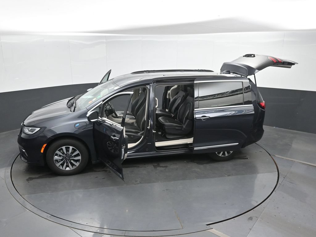 Used 2021 Chrysler Pacifica Limited w/ Premium & Safety Sphere Group FWD image 53