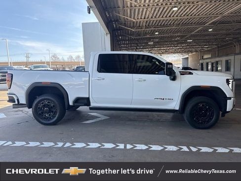 Certified 2024 GMC Sierra 2500 AT4 w/ AT4 Preferred Package image 8