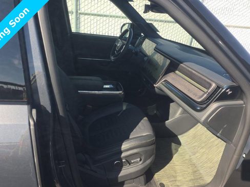 Used 2025 Rivian R1S Adventure image 10