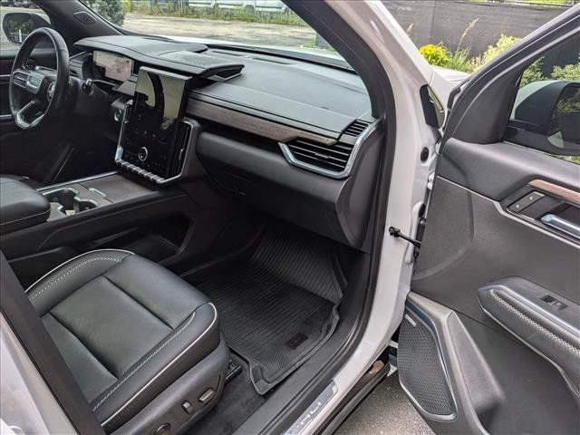 Used 2025 GMC Acadia Denali FWD image 11
