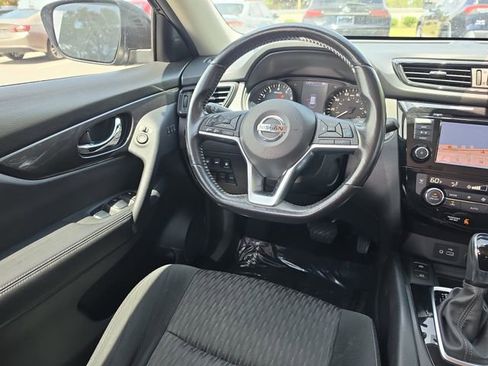 Used 2019 Nissan Rogue SV w/ Premium Package AWD/4WD image 10