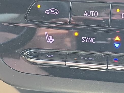 Used 2022 Buick Envision Preferred FWD image 31