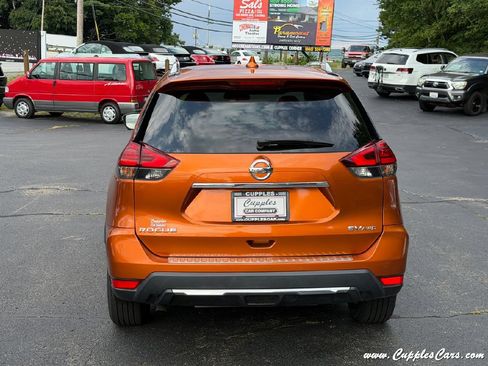 Used 2017 Nissan Rogue SV w/ Sun & Sound Touring Package AWD/4WD image 35