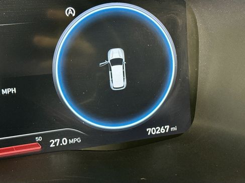 Used 2023 Hyundai Santa Fe SEL w/ Premium Package image 12