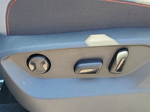 Certified 2025 Volkswagen Atlas Peak Edition SE image 23