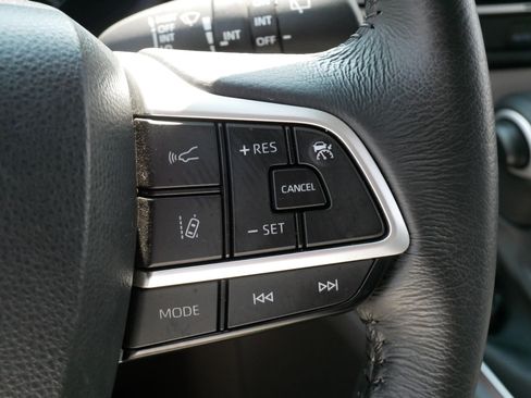Used 2024 Toyota Sienna XLE FWD image 26