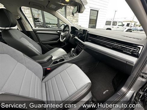 Used 2026 Volkswagen Jetta SE FWD image 21