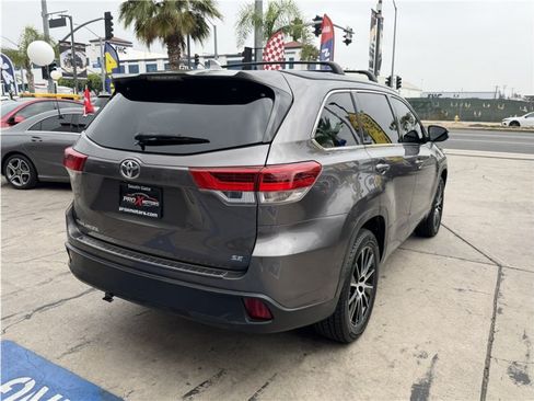 Used 2017 Toyota Highlander SE FWD image 62