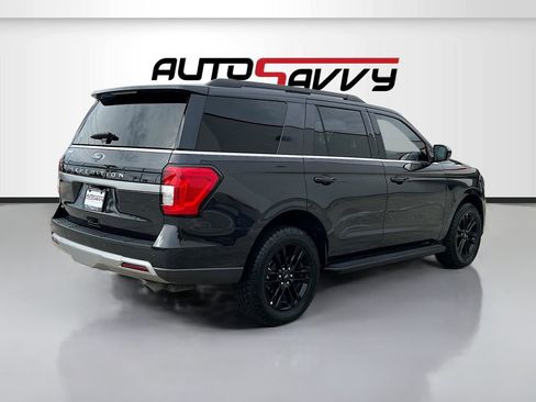 Used 2024 Ford Expedition XLT image 7