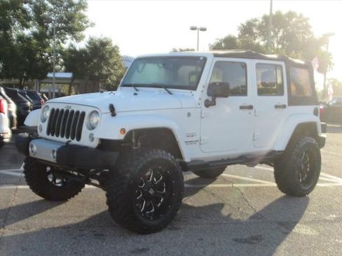 Used 2017 Jeep Wrangler Unlimited Sahara w/ Connectivity Group image 3