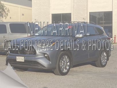 Used 2023 Toyota Highlander Limited