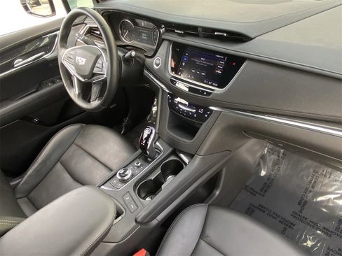 Certified 2022 Cadillac XT5 Premium Luxury w/ LPO, Floor Liner Package image 14