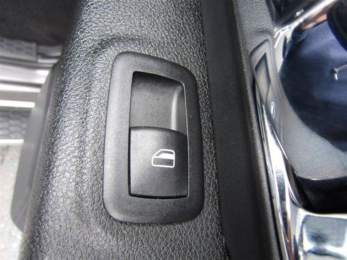 Used 2014 RAM 1500 Laramie w/ Convenience Group image 34