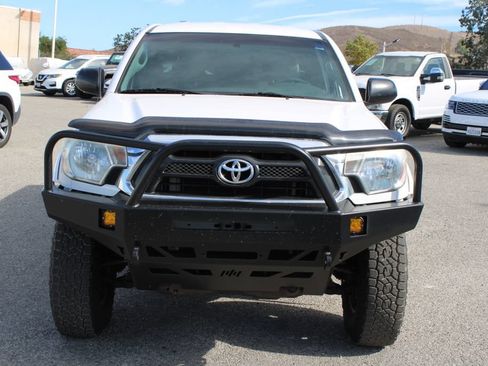 Used 2015 Toyota Tacoma 4x4 Double Cab w/ TRD Off-Road Package image 2