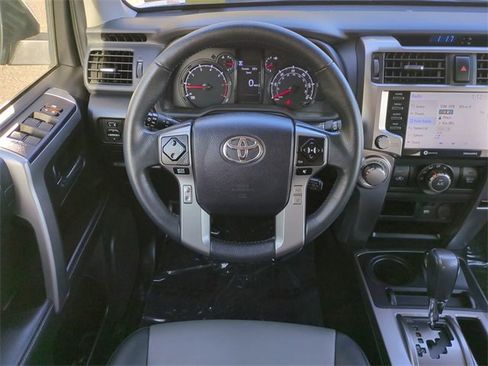 Used 2022 Toyota 4Runner SR5 Premium image 16