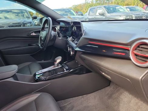 Used 2025 Chevrolet Trax RS w/ Driver Confidence Package image 32