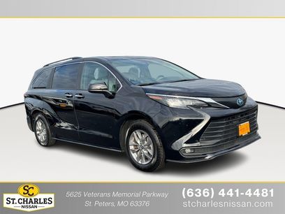 Used 2025 Toyota Sienna XLE