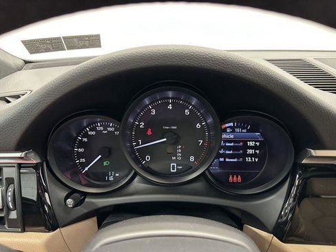 New 2025 Porsche Macan image 23